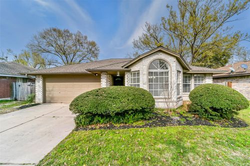 2511 Pine Cone Dr, Kingwood, TX, 77339-1086 | Card Image