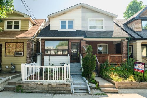 635 Coxwell Ave, Toronto, ON, M4C3B8 | Card Image