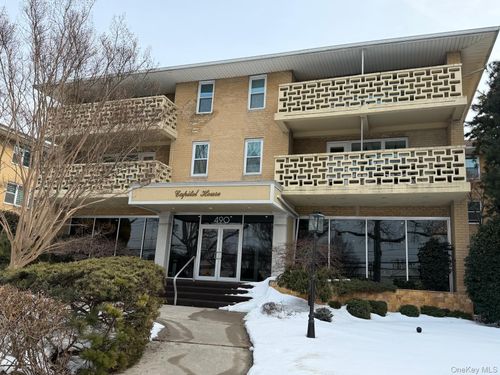 apt-115-490 Atlantic Ave, East Rockaway, NY, 11518-1438 | Card Image