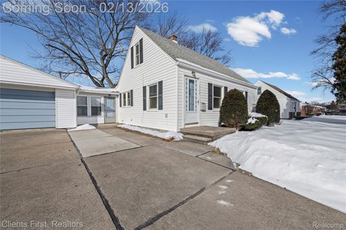 4196 Clippert St, Dearborn Heights, MI, 48125-2733 | Card Image