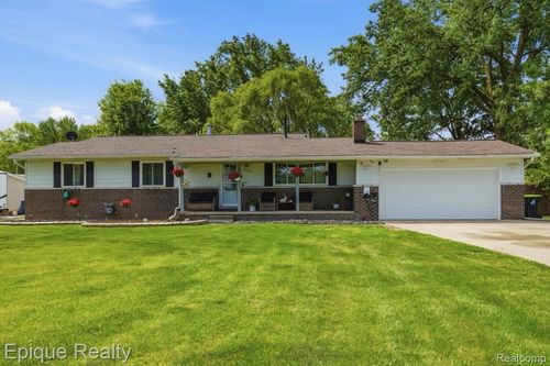 48132 Pheasant St, Chesterfield, MI, 48047-2266 | Card Image