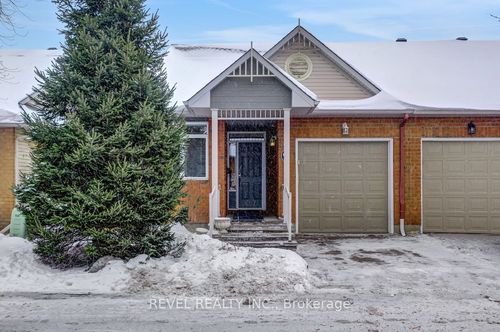 9-1240 Kilborn Pl, Ottawa, ON, K1H1B4 | Card Image