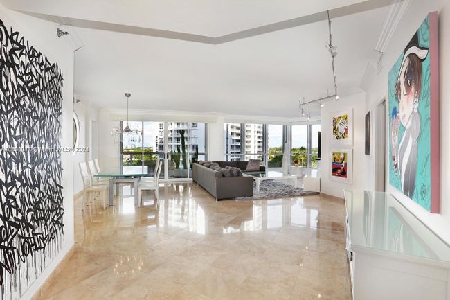 905 - 21150 Point Pl, Condo with 3 bedrooms, 2 bathrooms and null parking in Aventura FL | Image 1