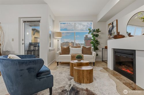 apt-641-5450 Leary Ave Nw, Seattle, WA, 98107-4081 | Card Image