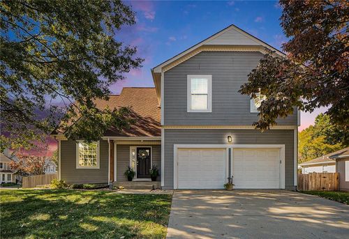 3205 Sw 8th St, Blue Springs, MO, 64015-6720 | Card Image