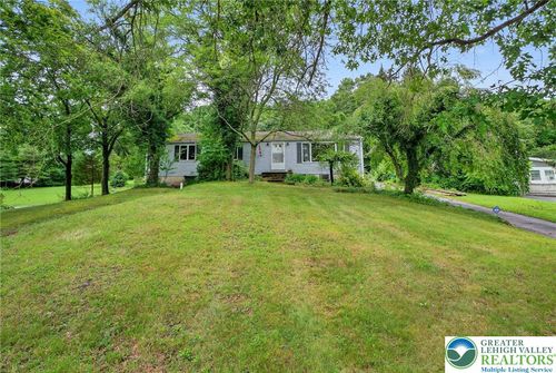 1117 Grosstown Road, Lower Pottsgrove Twp, PA, 19464 | Card Image
