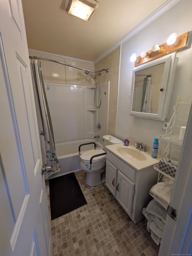 287 Midway Oval, House other with 2 bedrooms, 1 bathrooms and null parking in Groton CT | Image 14