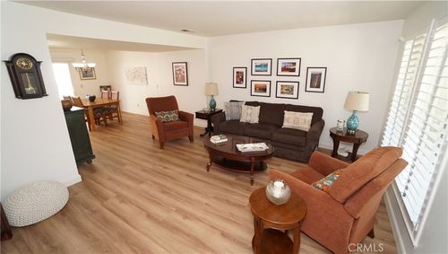 24253 La Glorita Cir, Newhall, CA, 91321-2303 | Card Image