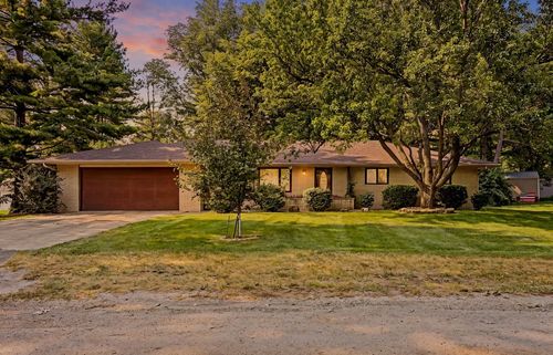 109 E Park View Dr, Forrest, IL, 61741-9460 | Card Image