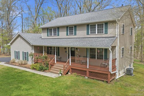 11 Peacock Cir, Washingtonville, NY, 10992-1710 | Card Image