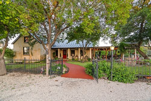 303 Fm 1621, Comfort, TX, 78013-3017 | Card Image