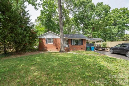 706 Brian Cir, Pineville, NC, 28134-8301 | Card Image