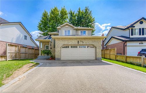 676 Westheights Dr, Kitchener, ON, N2N2Z3 | Card Image