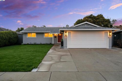 5525 Roosevelt Pl, Fremont, CA, 94538-1028 | Card Image