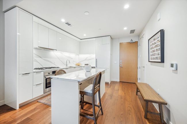 2304 - 44 East Ave, Condo with 1 bedrooms, 1 bathrooms and 1 parking in Austin TX | Image 5