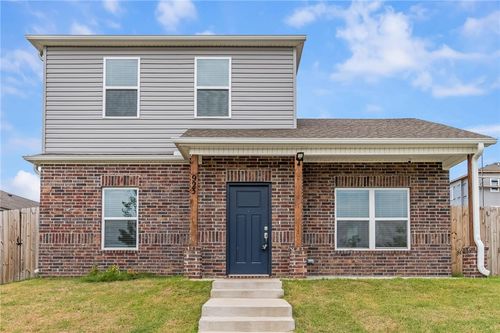 923 S Nighthawk Ln, Fayetteville, AR, 72701-4761 | Card Image