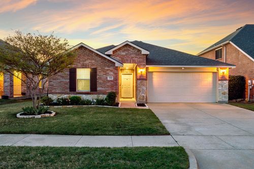 704 Bastrop Dr, Arlington, TX, 76002-4614 | Card Image