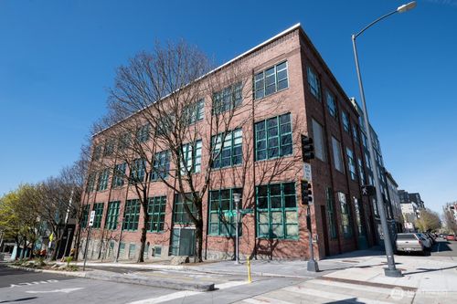 apt-35-66 Bell St, Seattle, WA, 98121-3617 | Card Image