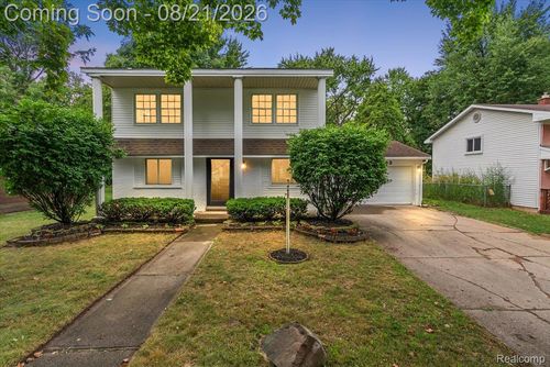 18993 Brentwood St, Livonia, MI, 48152-3545 | Card Image