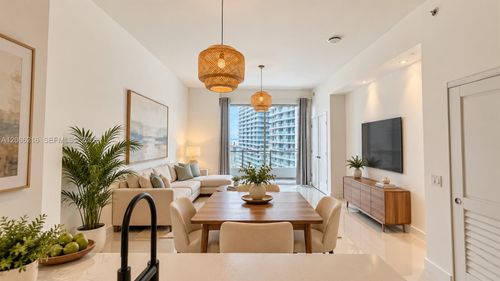 2805-1080 Brickell Ave, Miami, FL, 33131-3989 | Card Image
