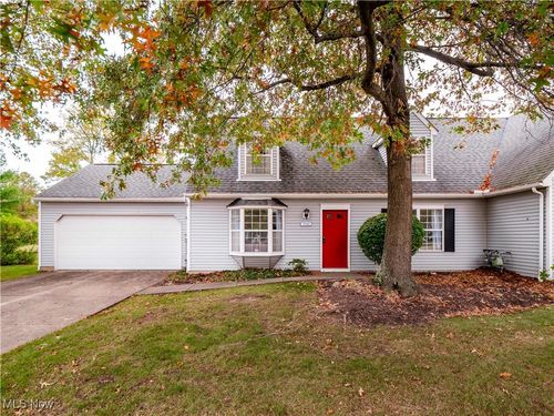 19160 Wheelers Ln, Strongsville, OH, 44149-5058 | Card Image