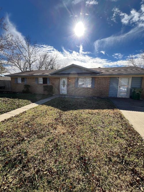 102 Wayne Dr, Sanger, TX, 76266-5603 | Card Image