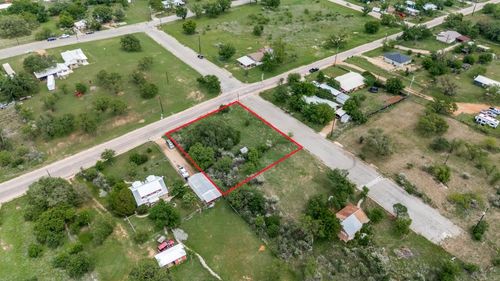 501 Vernon Avenue, Llano, TX, 78643 | Card Image