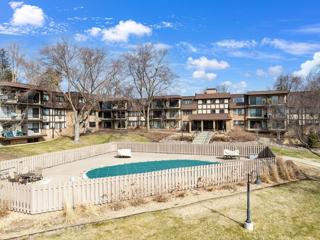 APT-208 - 205 Barry Ave S, Condo with 1 bedrooms, 1 bathrooms and null parking in Wayzata MN | Image 35