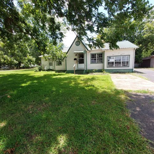 111 Se Avenue N, Idabel, OK, 74745-5233 | Card Image