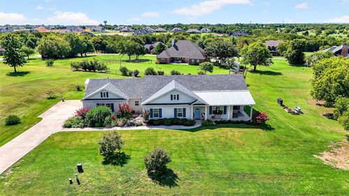 131 Whispering Winds Dr, Gunter, TX, 75058-2560 | Card Image