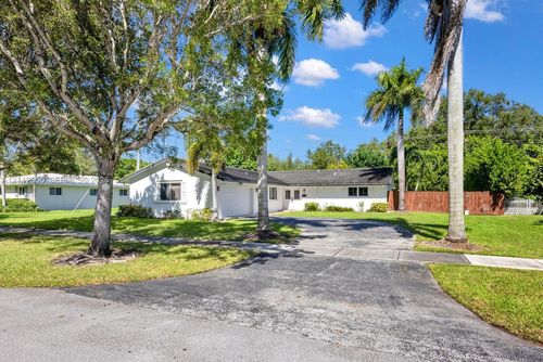 8815 Sw 160th St, Palmetto Bay, FL, 33157-3522 | Card Image