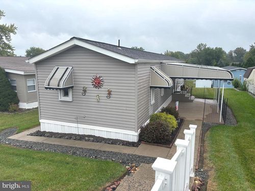 219 Winding Brook Run, NORTH WALES, PA, 19454-1111 | Card Image