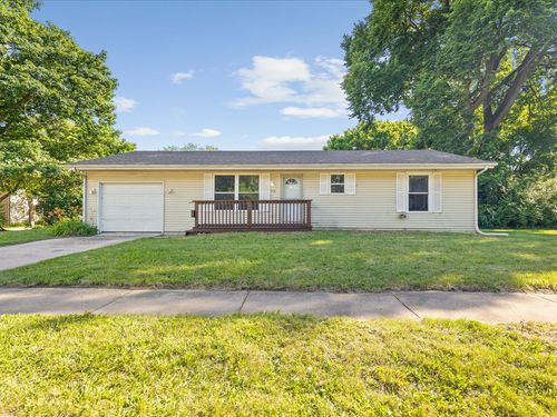 712 Cherry St, Rockford, IL, 61101-6658 | Card Image