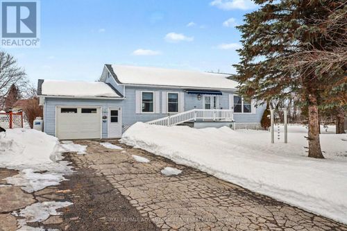 4 Otterdale Crescent E, Rideau Lakes, ON, K7A0J4 | Card Image