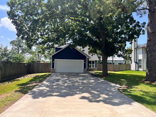 715 Seydler St, East Bernard, TX, 77435-8468 | Card Image