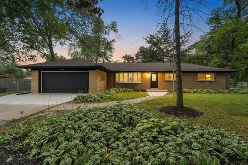 7744 N Fairway Place, Milwaukee, WI, 53223 | Card Image