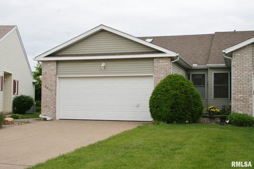 4011 Prairie Ln, Bettendorf, IA, 52722-7215 | Card Image