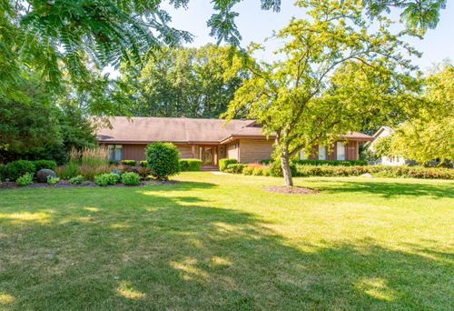 17855 Saint James Rd, Brookfield, WI, 53045-2000 | Card Image