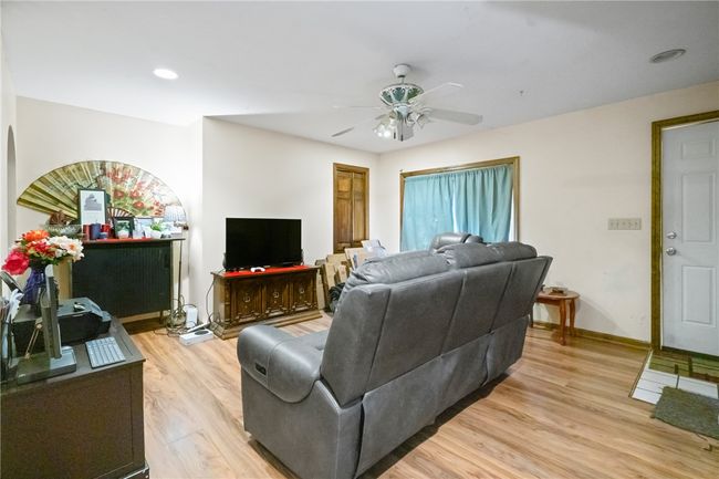 324 Linden Ave, House other with 4 bedrooms, 2 bathrooms and null parking in Sharpsburg PA | Image 6