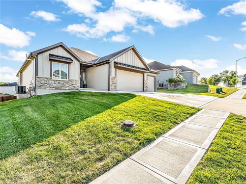 4805 Ne 88th St, Kansas City, MO, 64156-5619 | Card Image