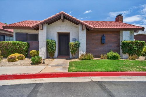 b-2490 Miramonte Cir E, Palm Springs, CA, 92264-5741 | Card Image