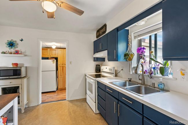 3kitchen4.JPG | Image 11