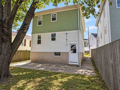 35 Hymer St, Providence, RI, 02908-1315 | Card Image