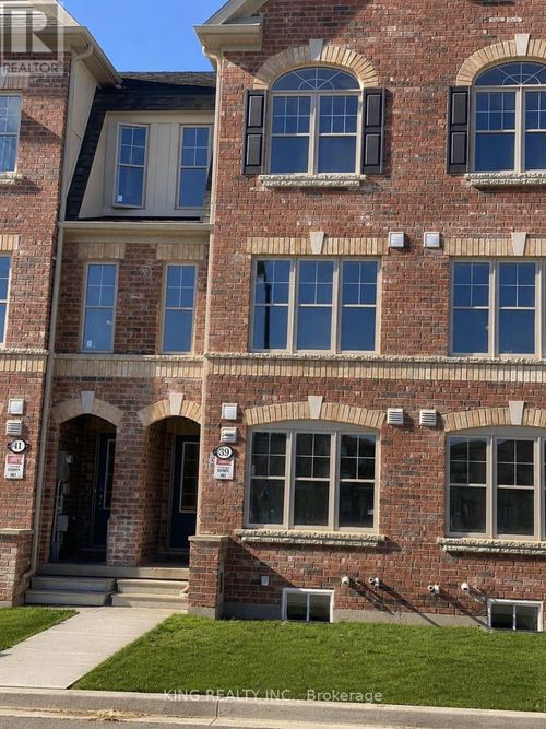39 Finegan Cir, Brampton, ON, L7A4Z7 | Card Image