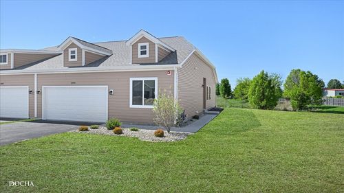 3999 Shoeger Dr, Yorkville, IL, 60560-5107 | Card Image
