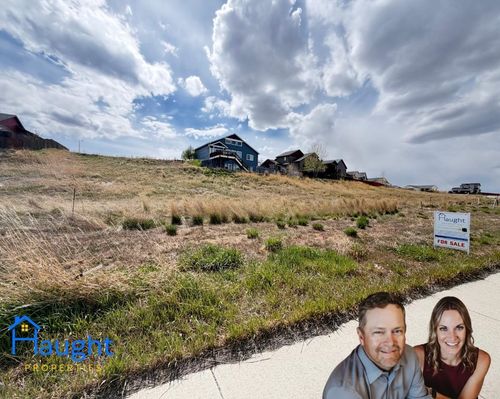 930 N Shoshone Dr, Douglas, WY, 82633-2341 | Card Image