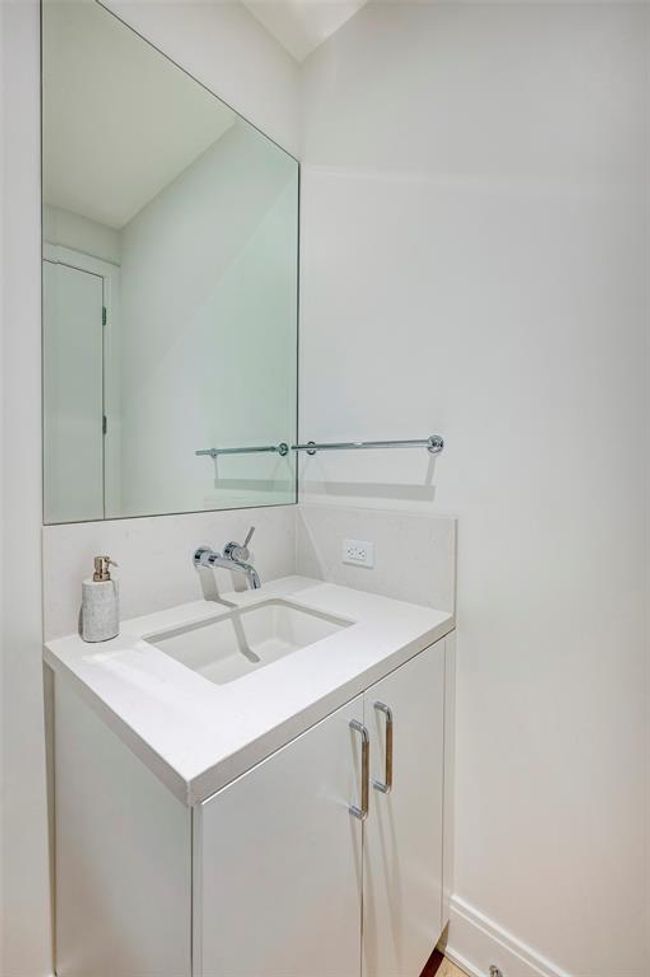 UNIT-605 - 2323 W Main St, Condo with 2 bedrooms, 3 bathrooms and 2 parking in Houston TX | Image 18