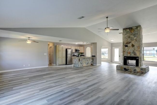 123 Friar Ct, House other with 3 bedrooms, 2 bathrooms and null parking in SEBASTIAN FL | Image 13