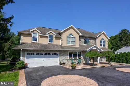 52 Greenfield Rd, Lancaster, PA, 17602-3361 | Card Image