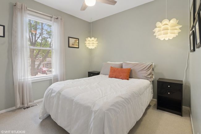 181 Campbell Dr, House other with 3 bedrooms, 2 bathrooms and 1 parking in Bolingbrook IL | Image 8